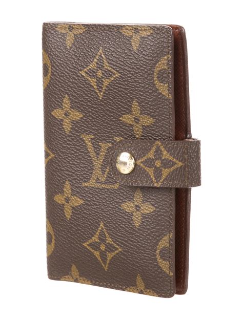 louis vuitton small agenda.